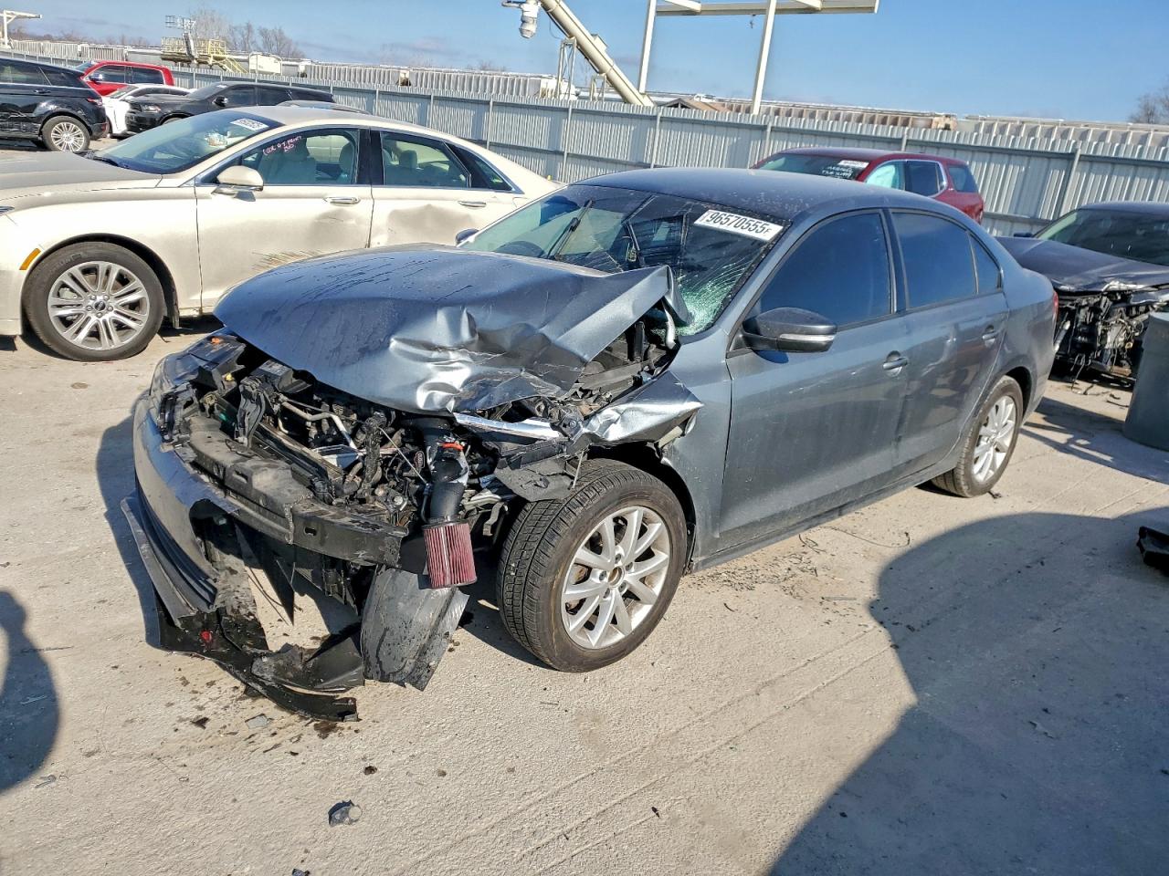 Salvage Volkswagen Jetta Image