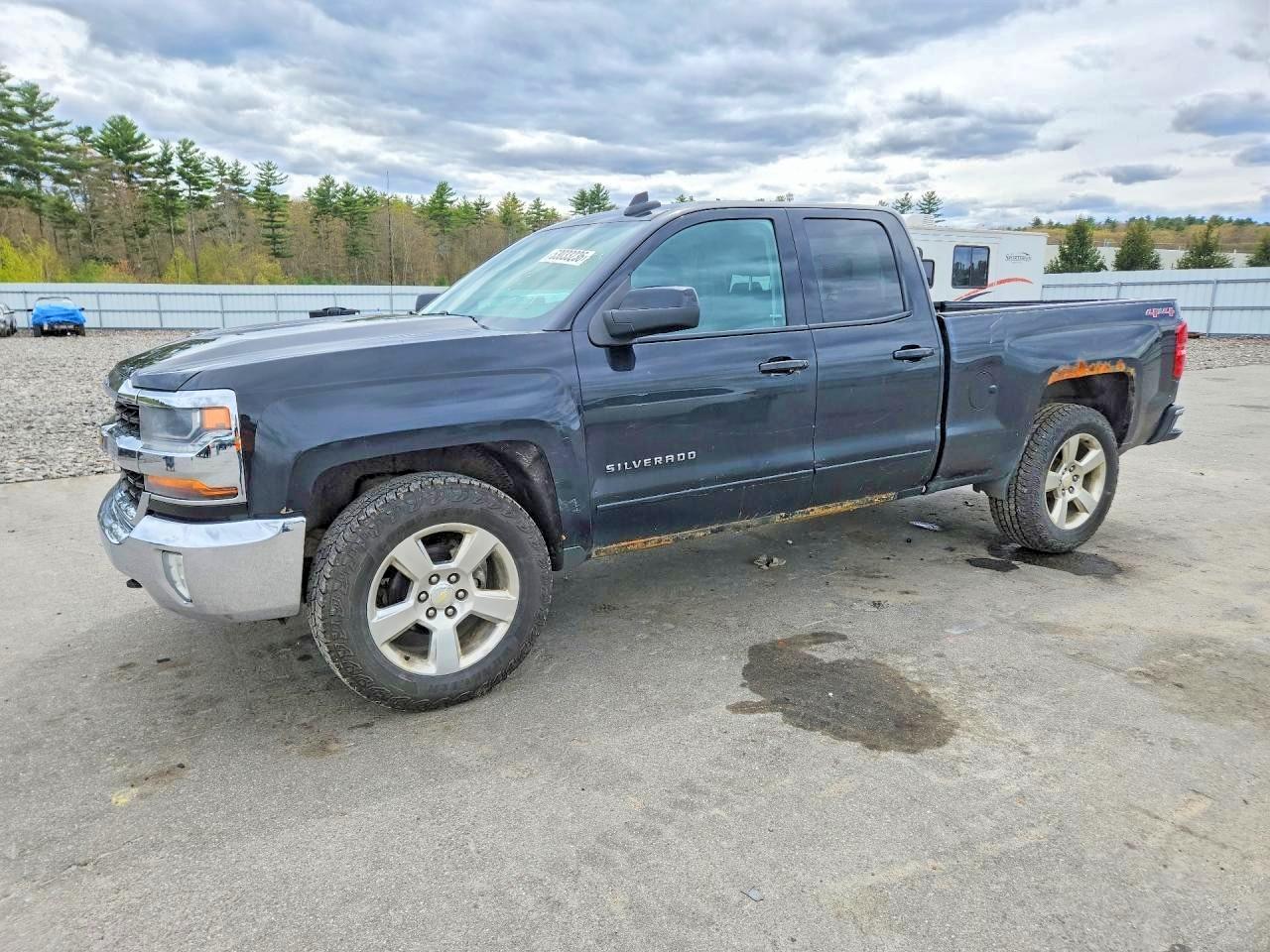 Salvage Chevrolet Silverado Image