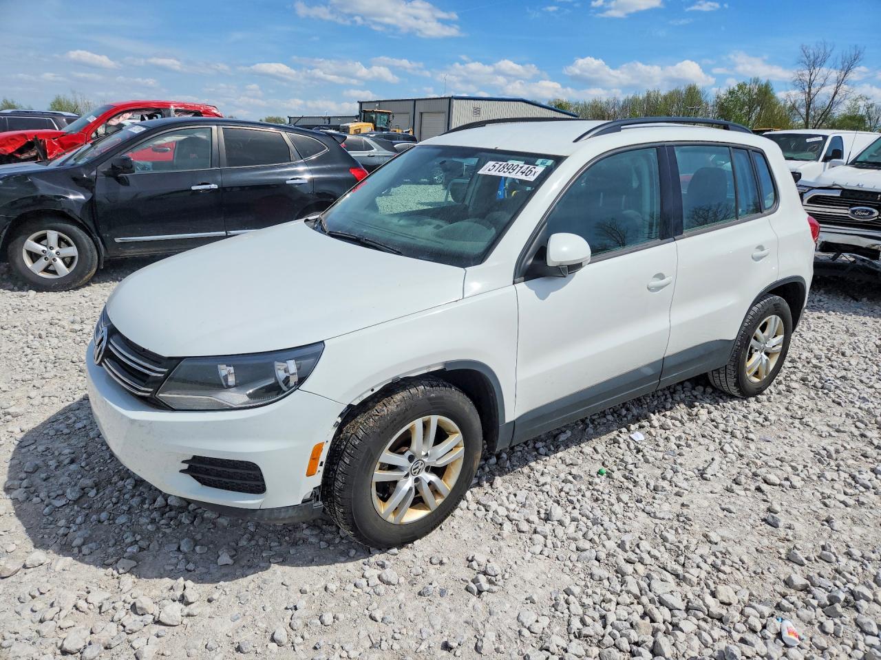 Salvage Volkswagen Tiguan Image