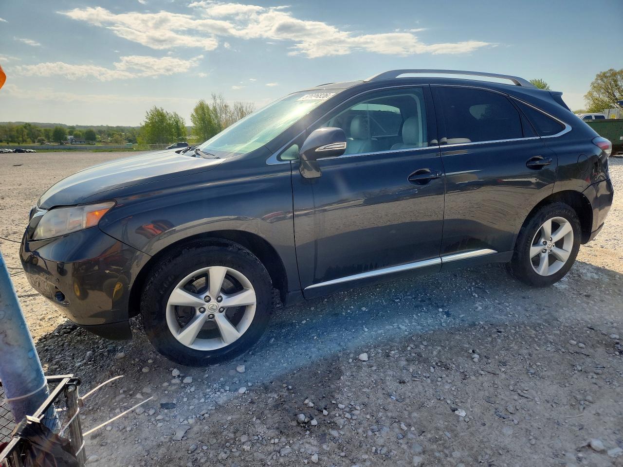 Salvage Lexus RX Image