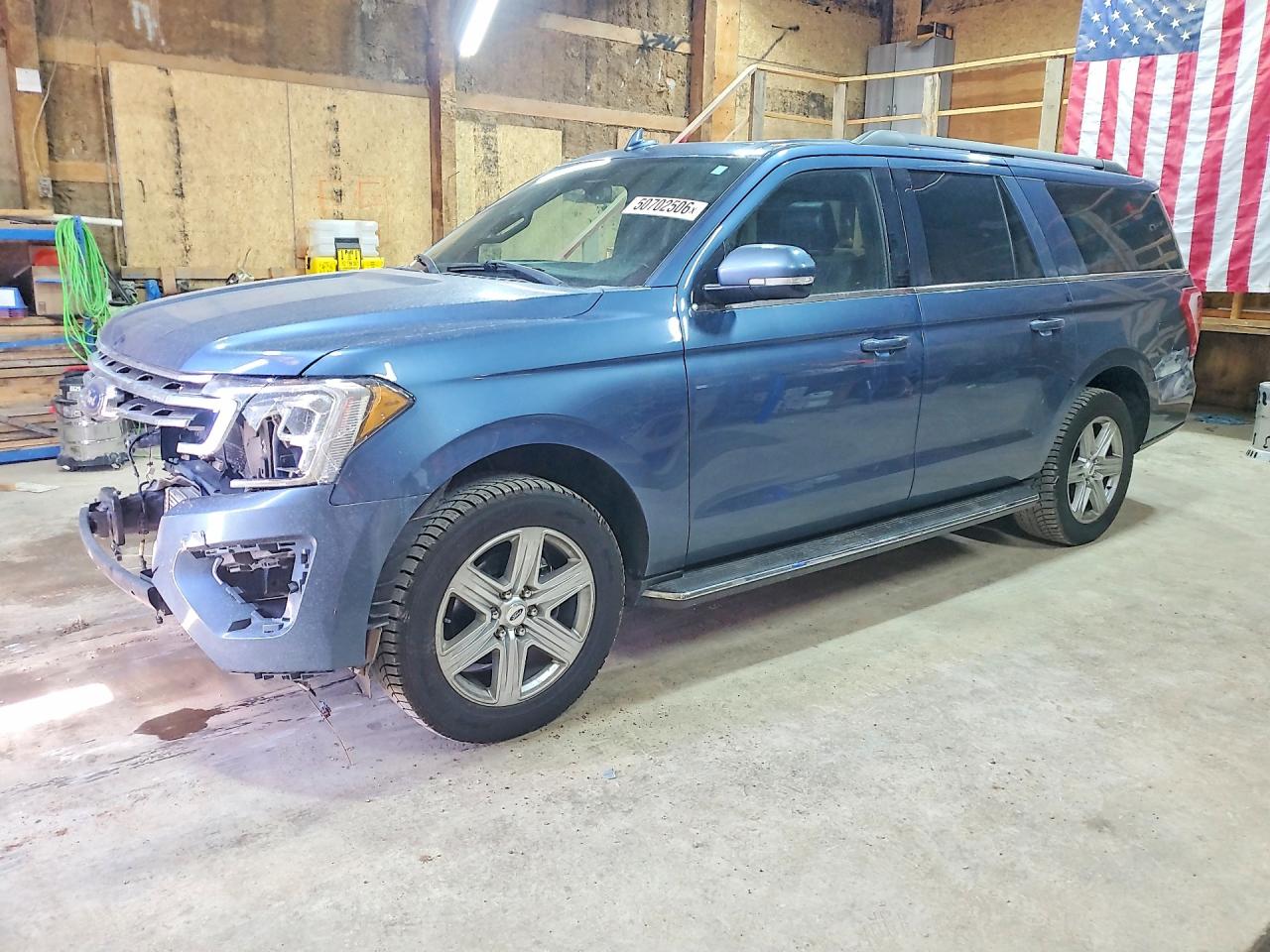 Salvage Ford Expedition Image