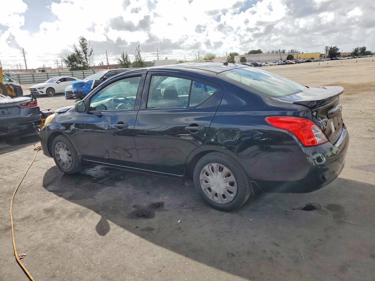 Nissan Versa 1.6 S