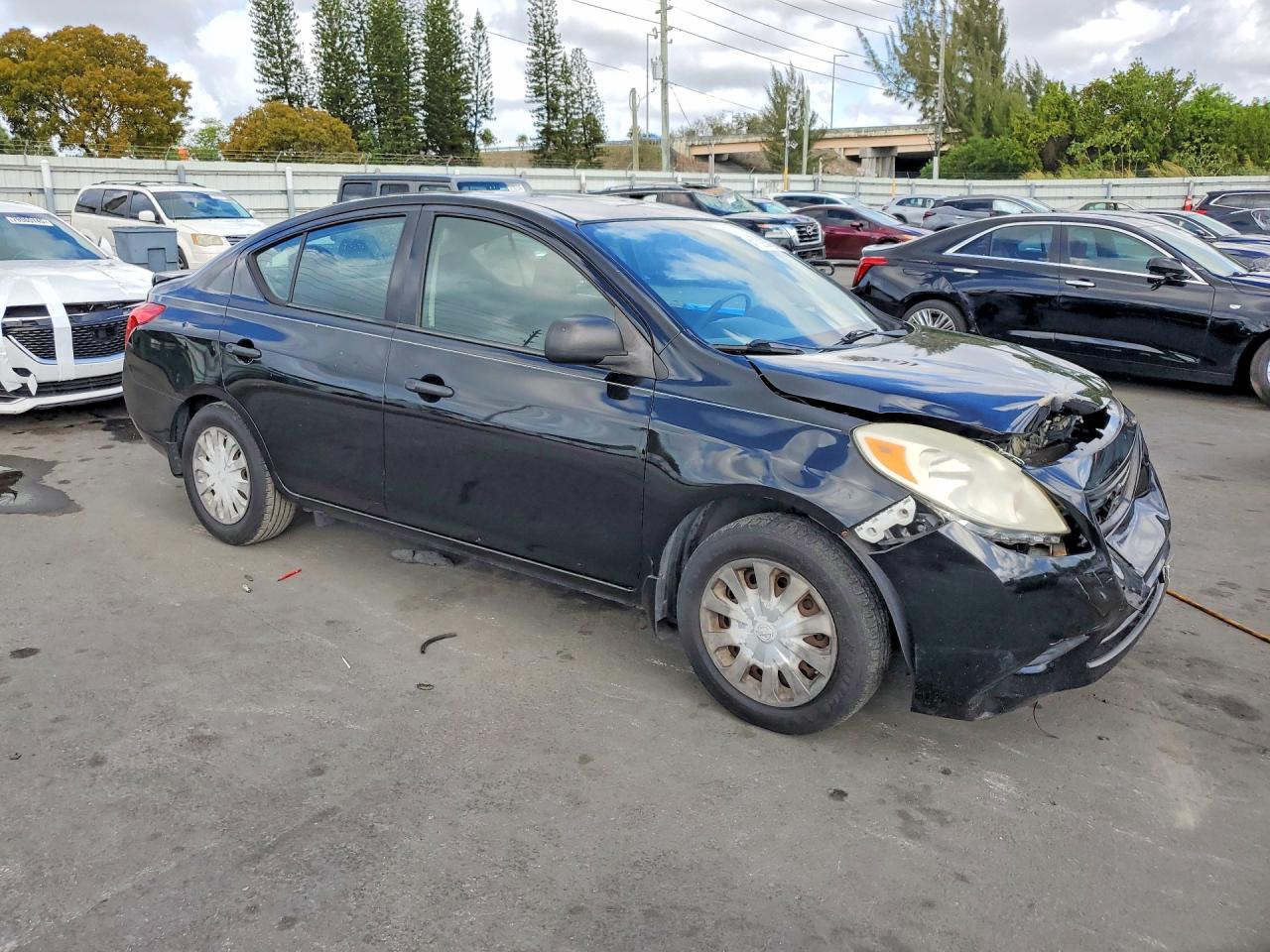 Nissan Versa 1.6 S