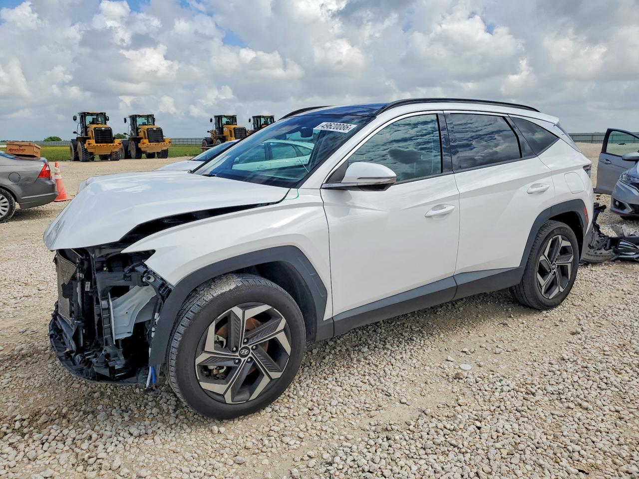 Salvage Hyundai TUCSON Image
