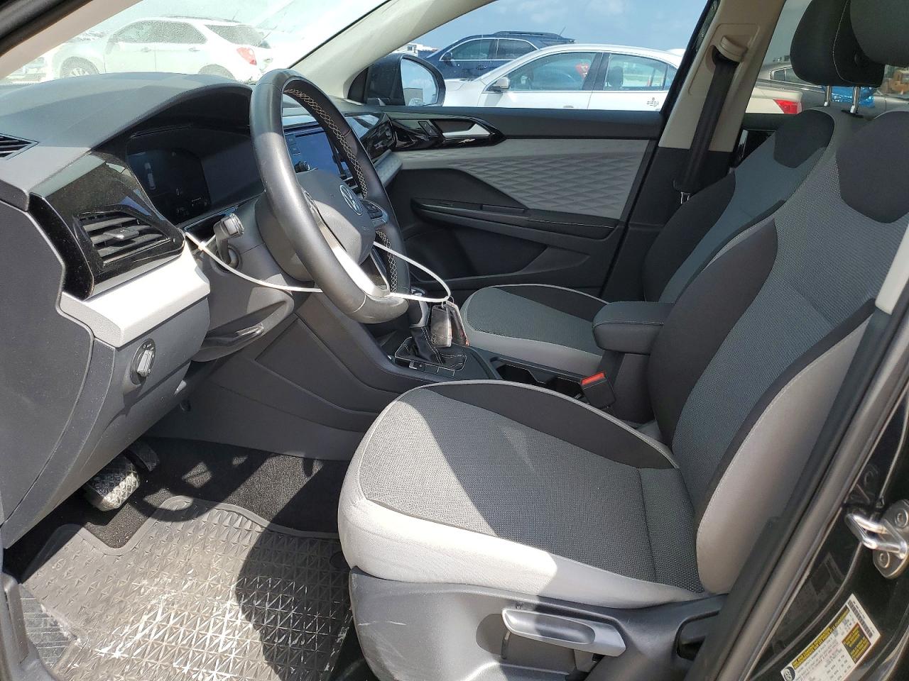 Volkswagen Taos S