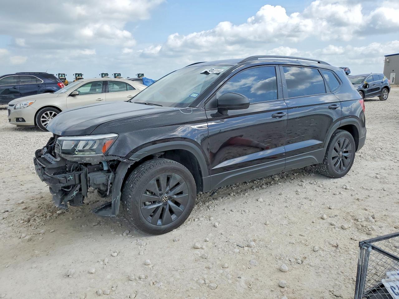 Salvage Volkswagen Taos Image