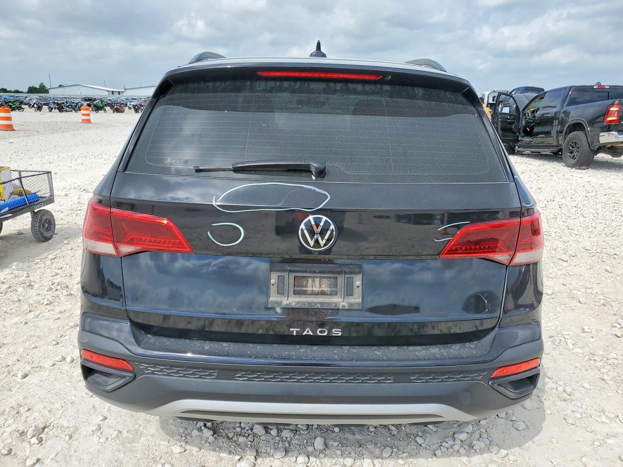 Volkswagen Taos S