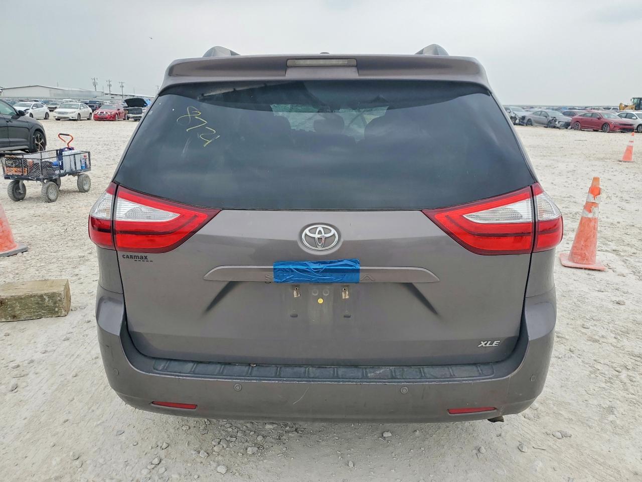 Toyota Sienna Xle 8-passenger