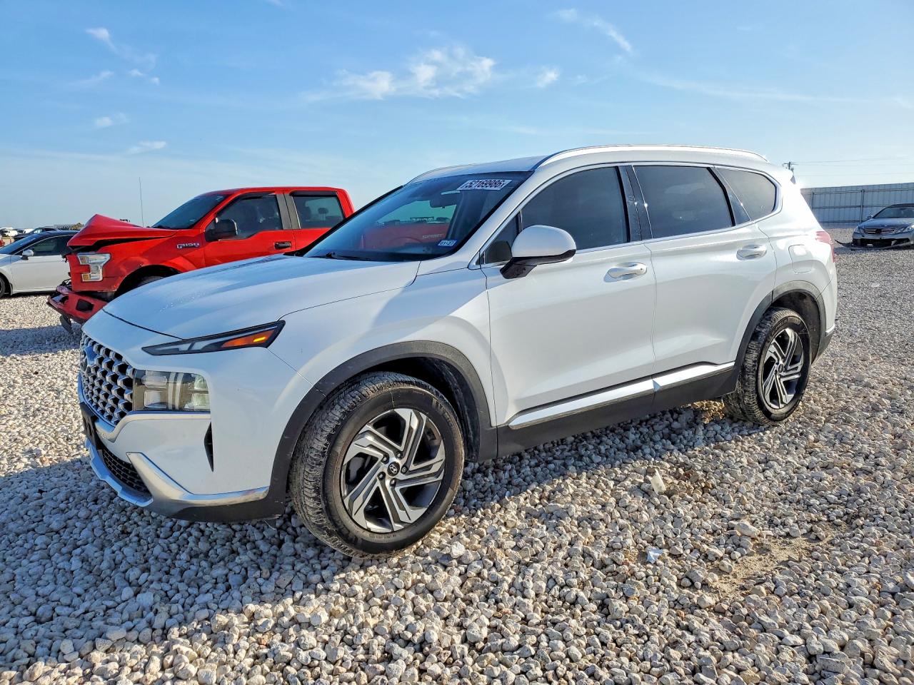 Salvage Hyundai SANTA FE Image