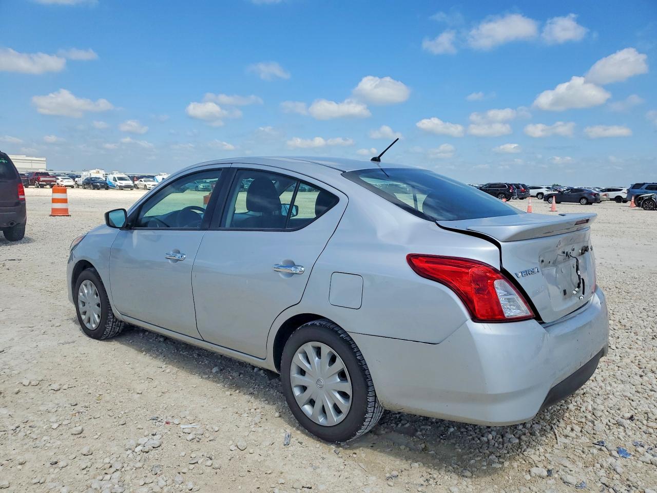 Nissan Versa 1.6 Sv