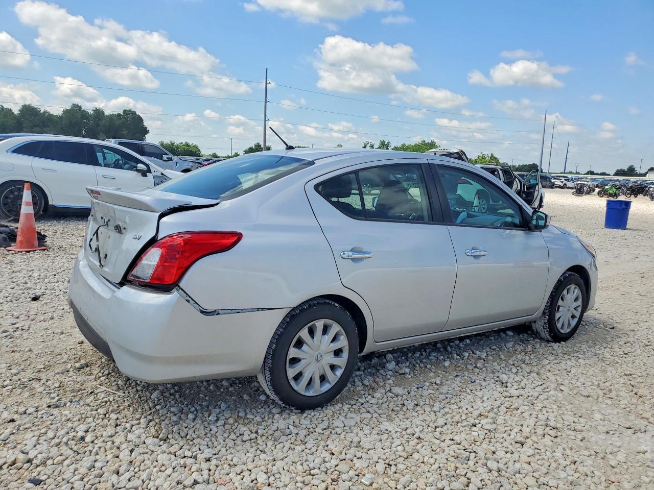 Nissan Versa 1.6 Sv