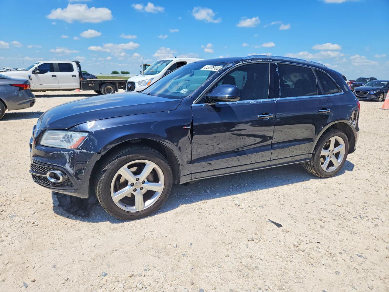 Salvage Audi Q5 Image