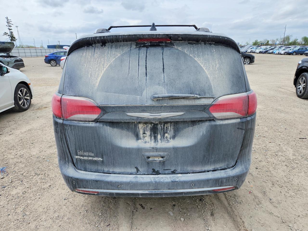 Chrysler Pacifica Touring L