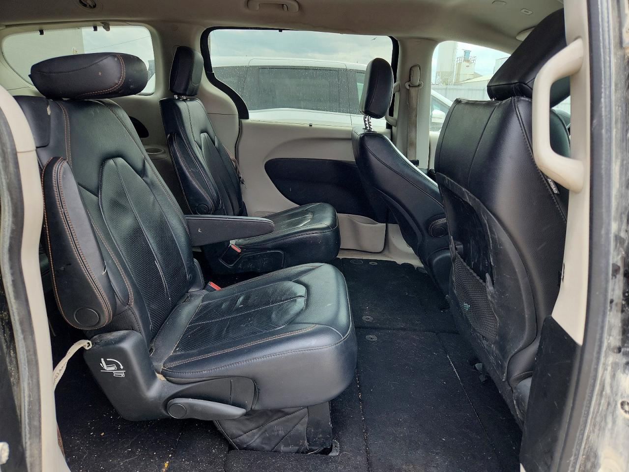Chrysler Pacifica Touring L