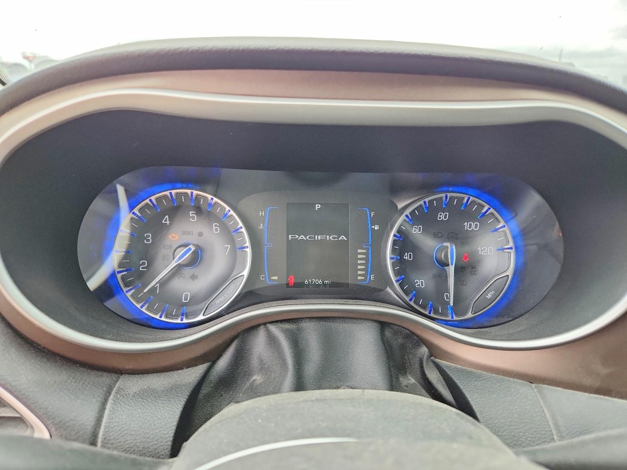 Chrysler Pacifica Touring L
