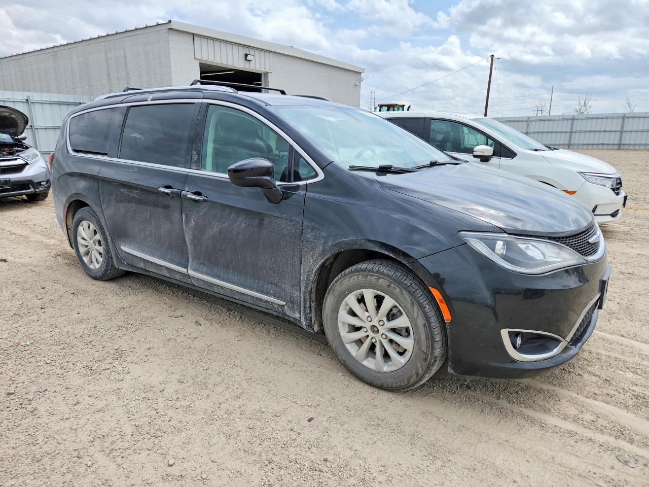 Chrysler Pacifica Touring L