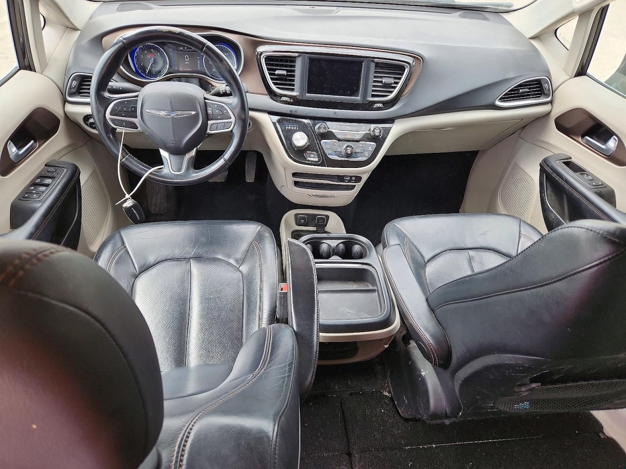 Chrysler Pacifica Touring L
