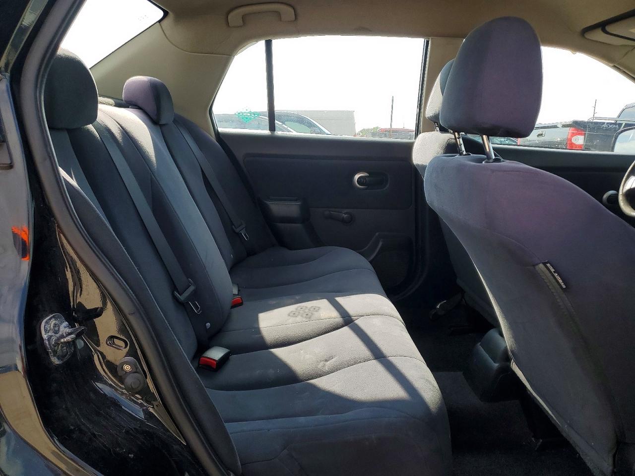 Nissan Versa 1.6 Base