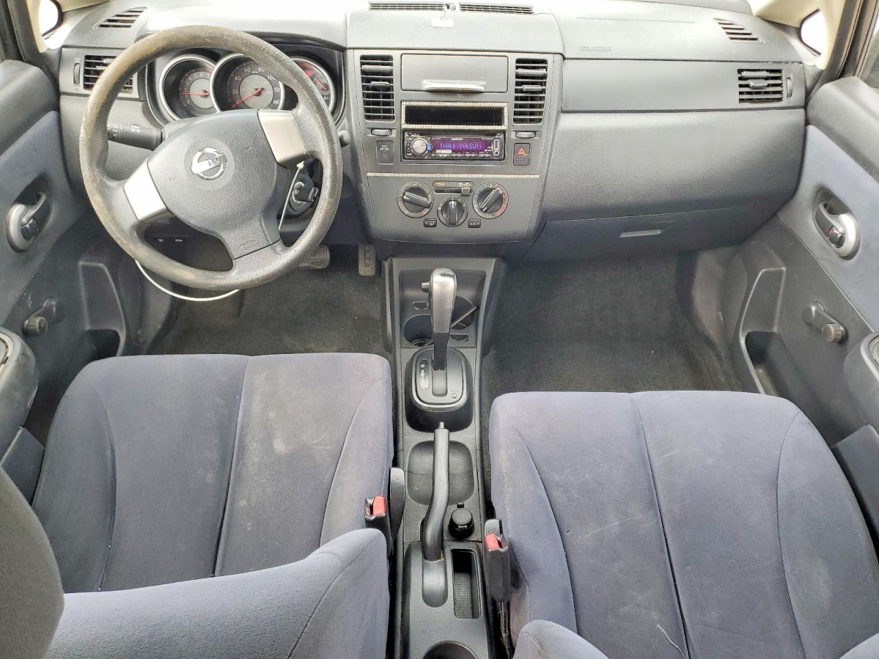 Nissan Versa 1.6 Base