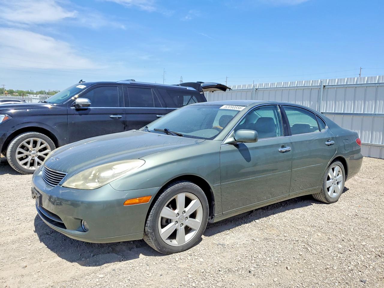 Salvage Lexus Es Image