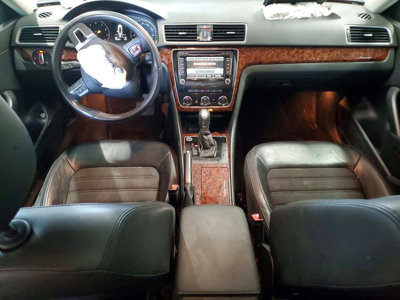 Volkswagen Passat Sel