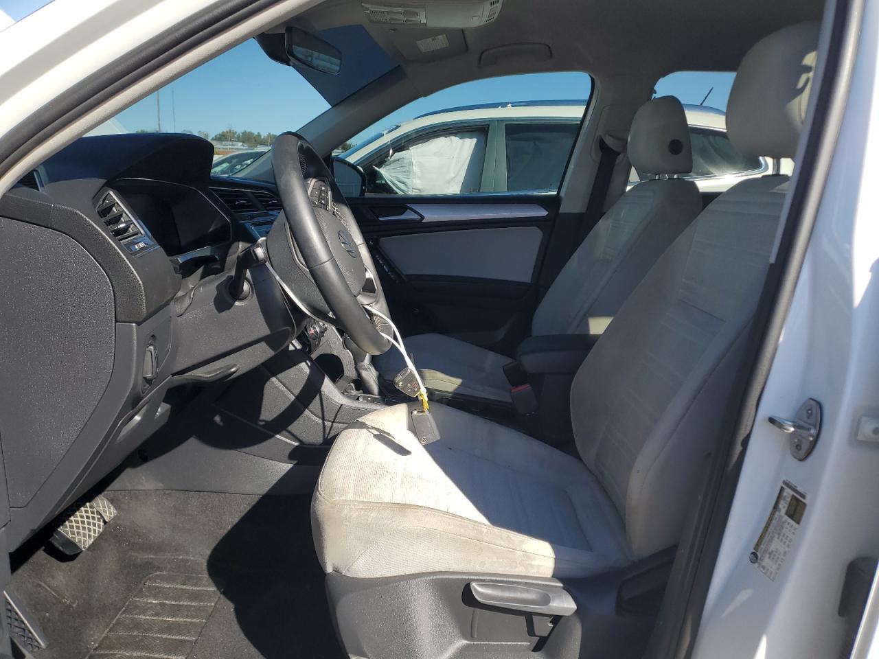 Volkswagen Tiguan S