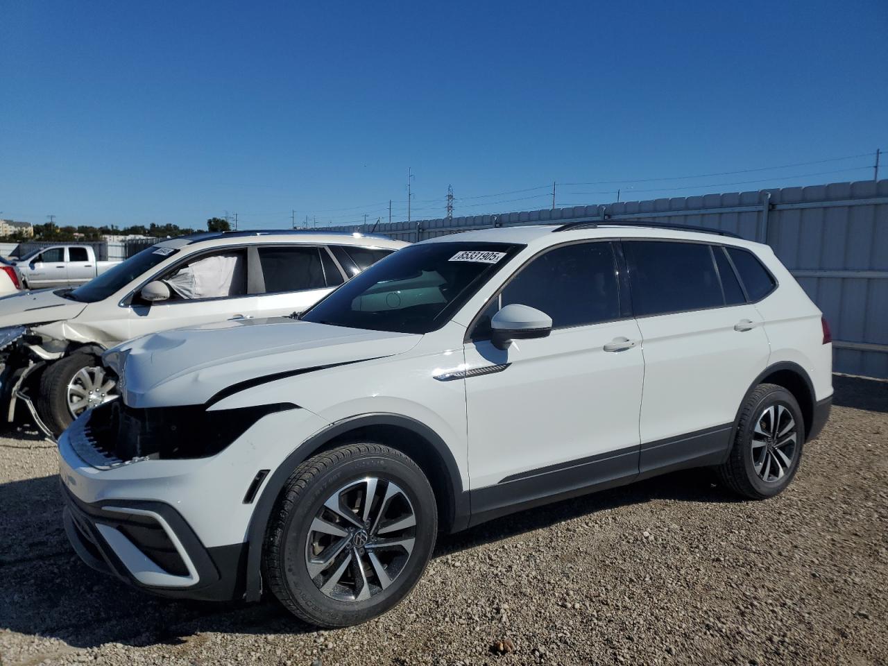 Salvage Volkswagen Tiguan Image