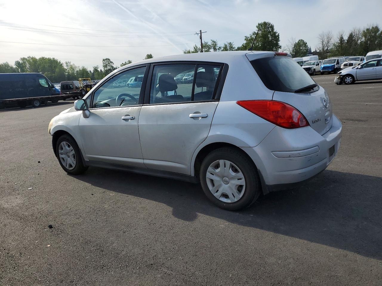 Nissan Versa 1.8 S