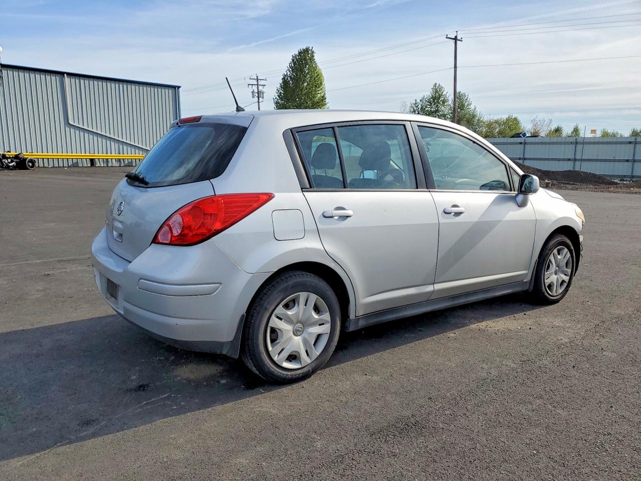 Nissan Versa 1.8 S