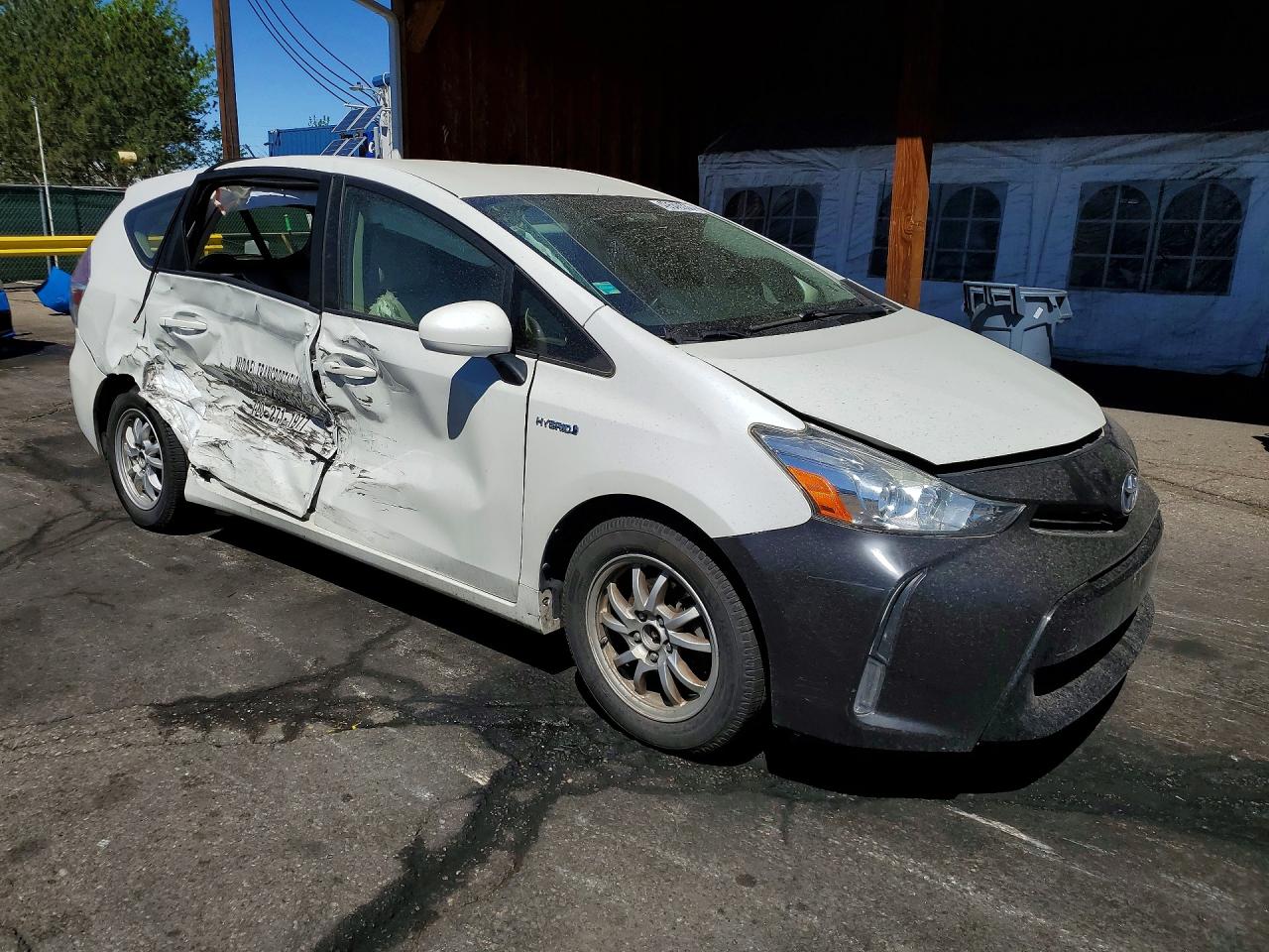 Toyota Prius v Three
