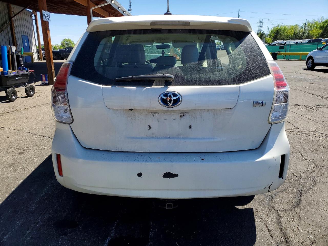 Toyota Prius v Three