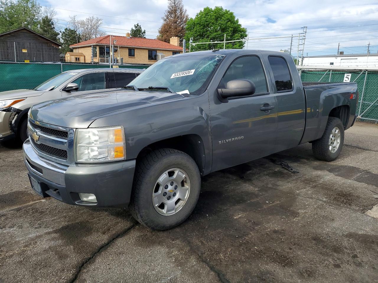 Salvage Chevrolet Silverado Image