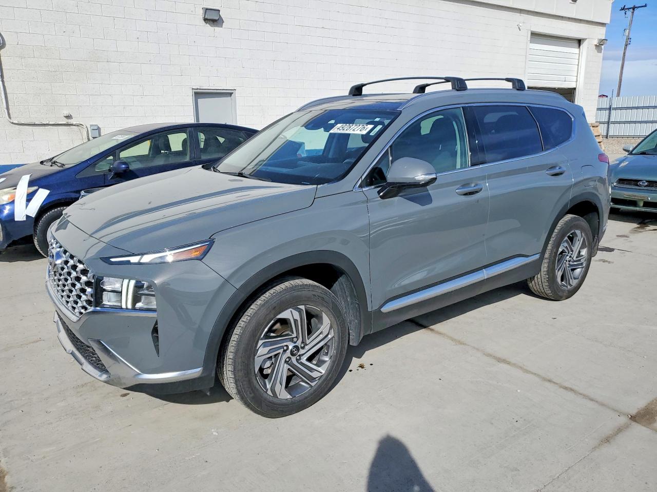 Salvage Hyundai SANTA FE Image