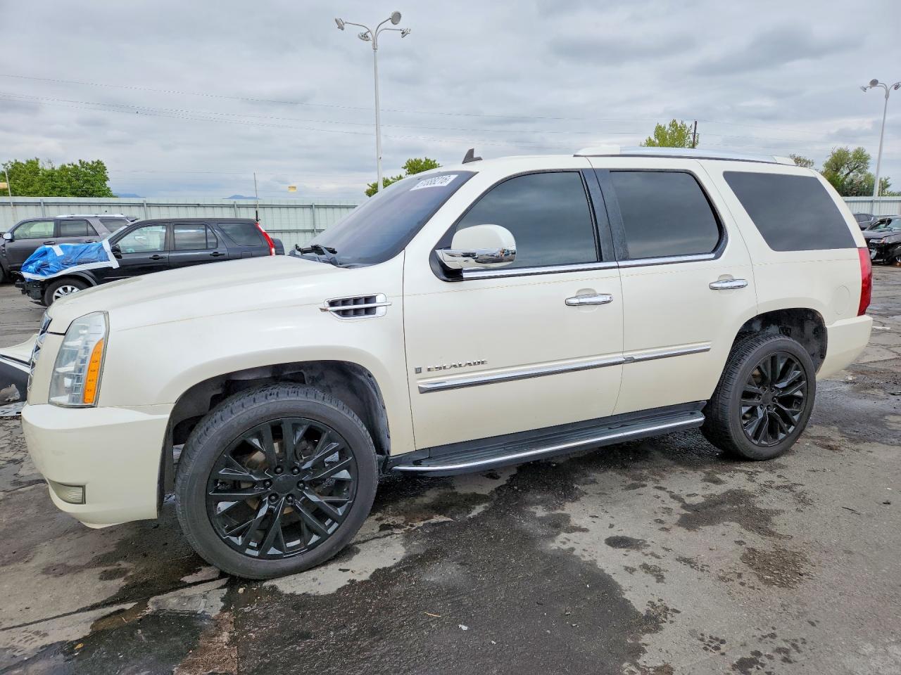 Salvage Cadillac Escalade Image