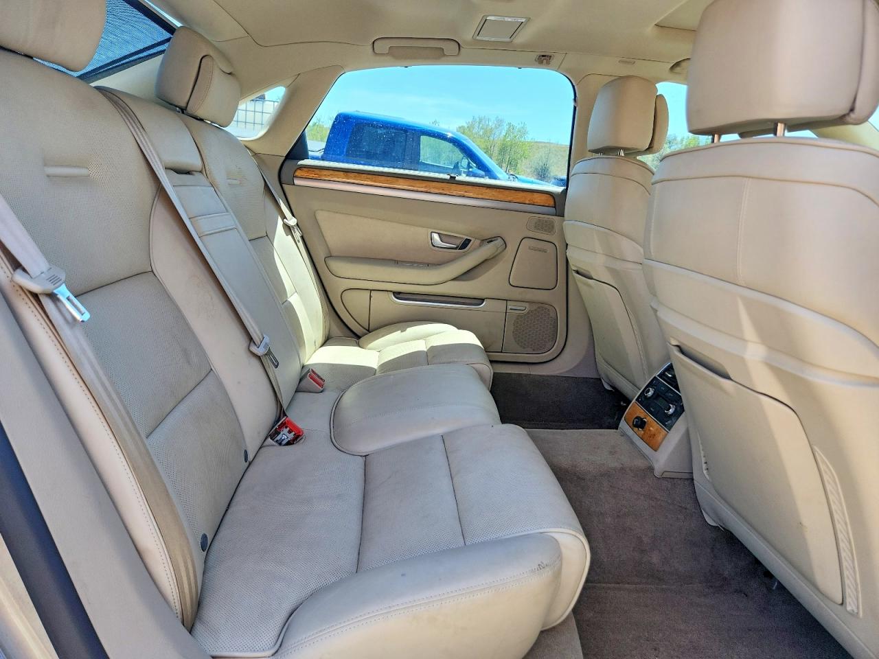 Audi A8 L Quattro