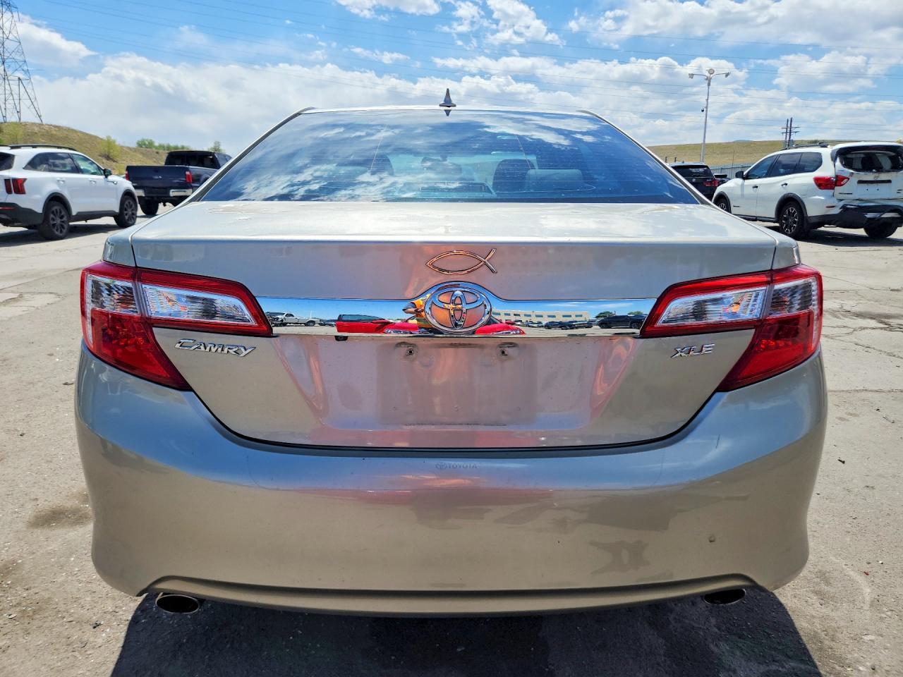 Toyota Camry Xle V6