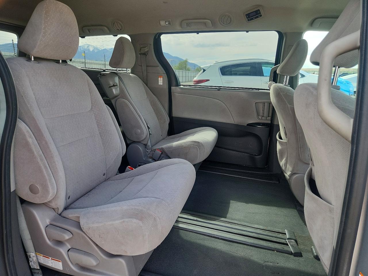 Toyota Sienna Le