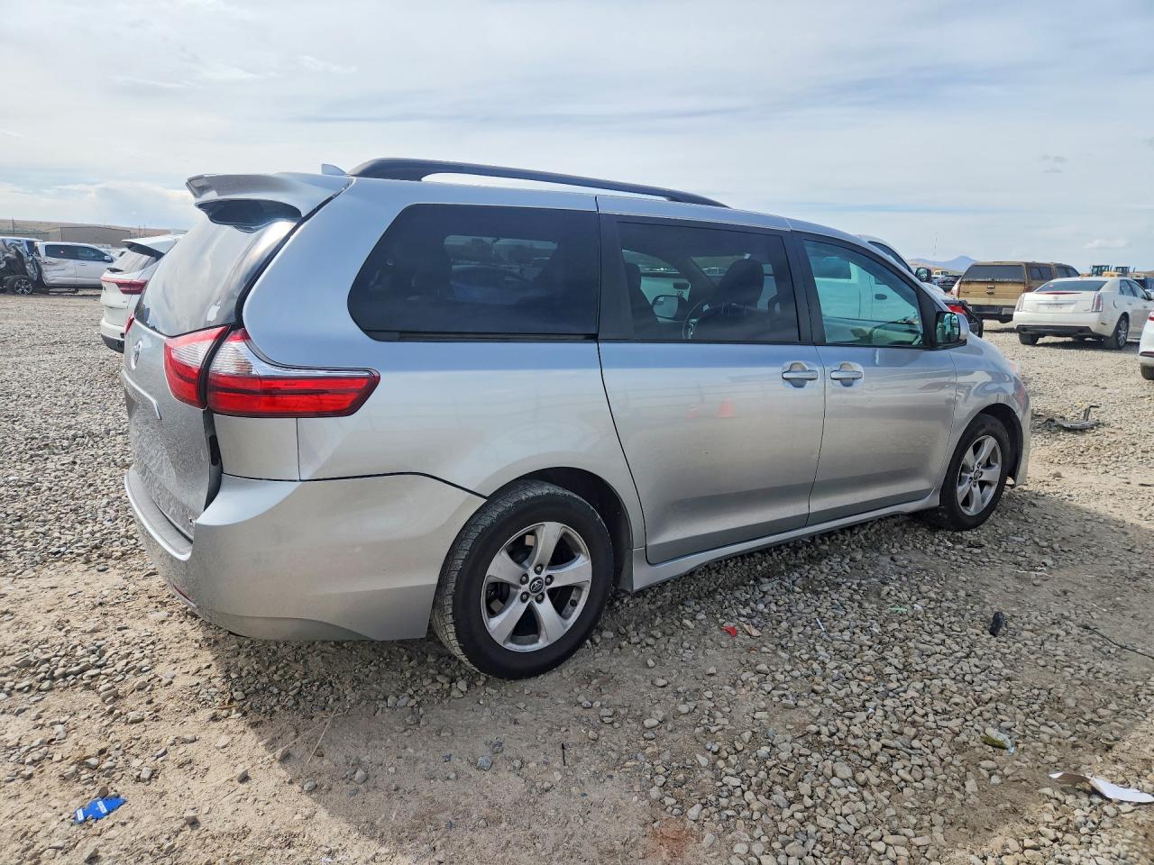 Toyota Sienna Le