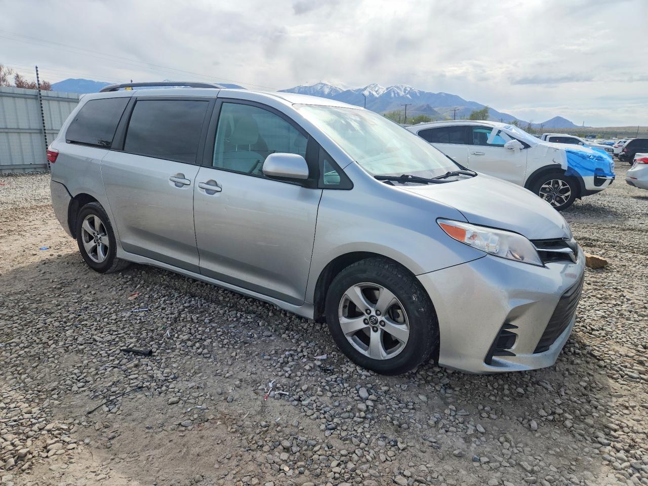 Toyota Sienna Le