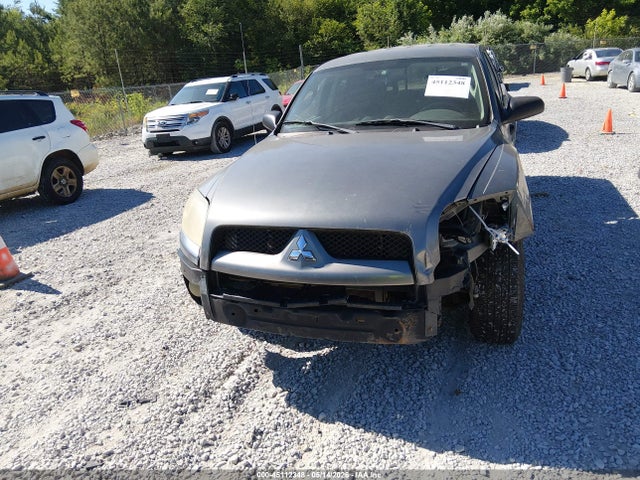 Mitsubishi Raider Ls