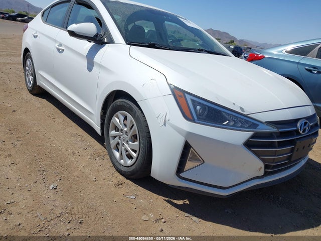 Salvage Hyundai ELANTRA Image