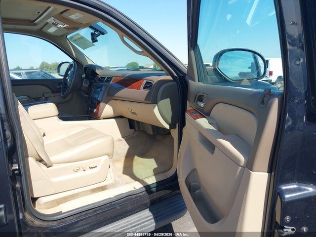 Chevrolet Suburban 2500 Lt