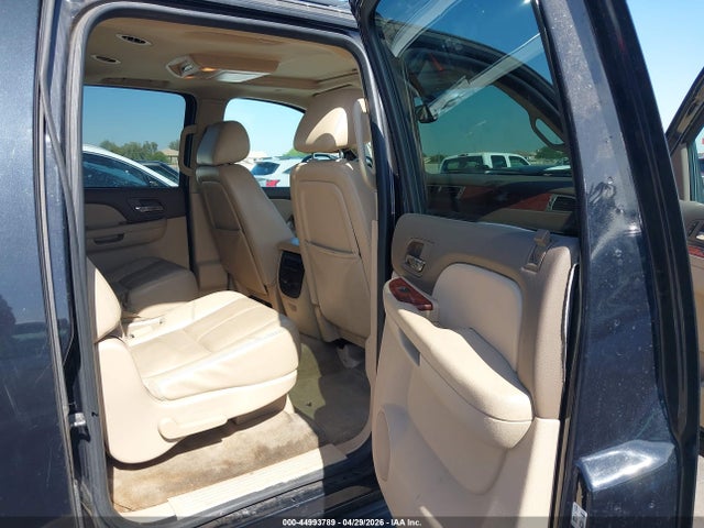 Chevrolet Suburban 2500 Lt