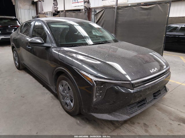 Salvage Kia K4 Image