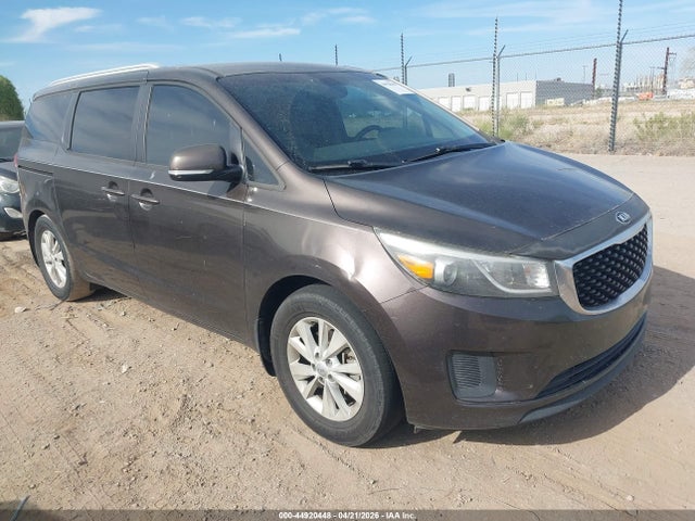 Salvage Kia Sedona Image