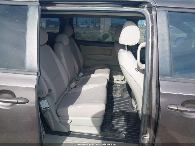 Kia Sedona Lx