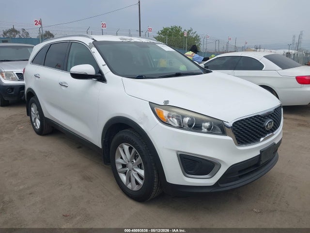 Salvage Kia Sorento Image