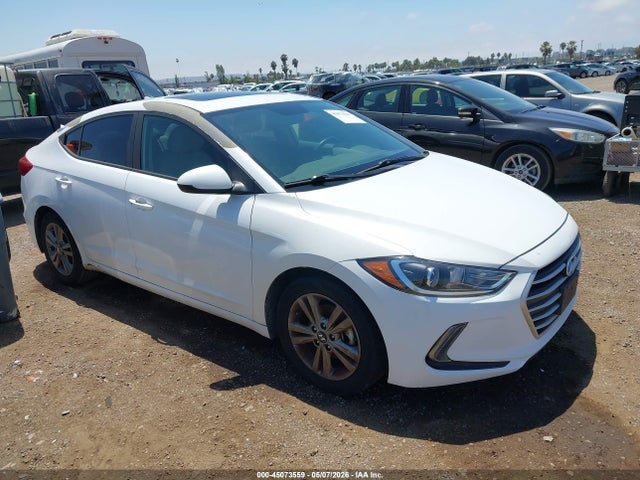 Salvage Hyundai ELANTRA Image