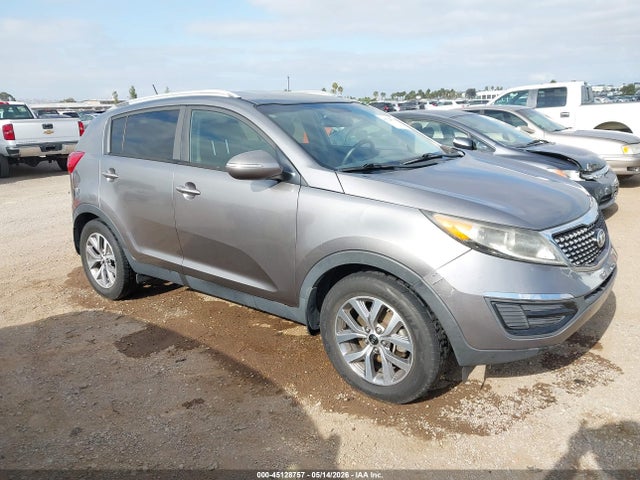 Salvage Kia Sportage Image