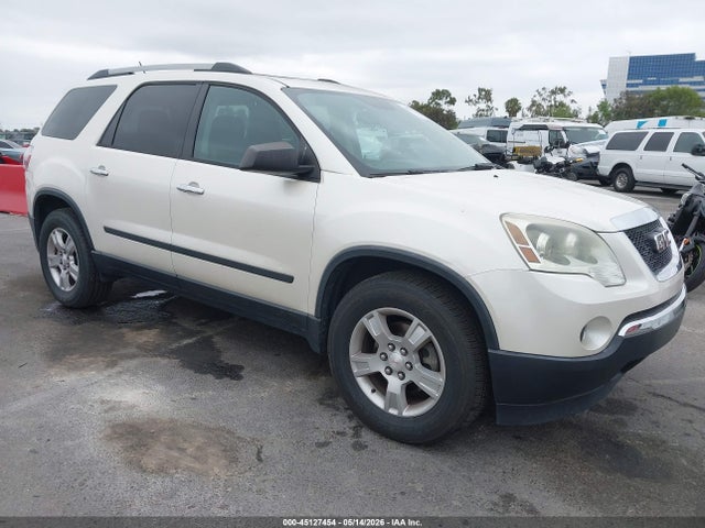 Salvage GMC Acadia Image